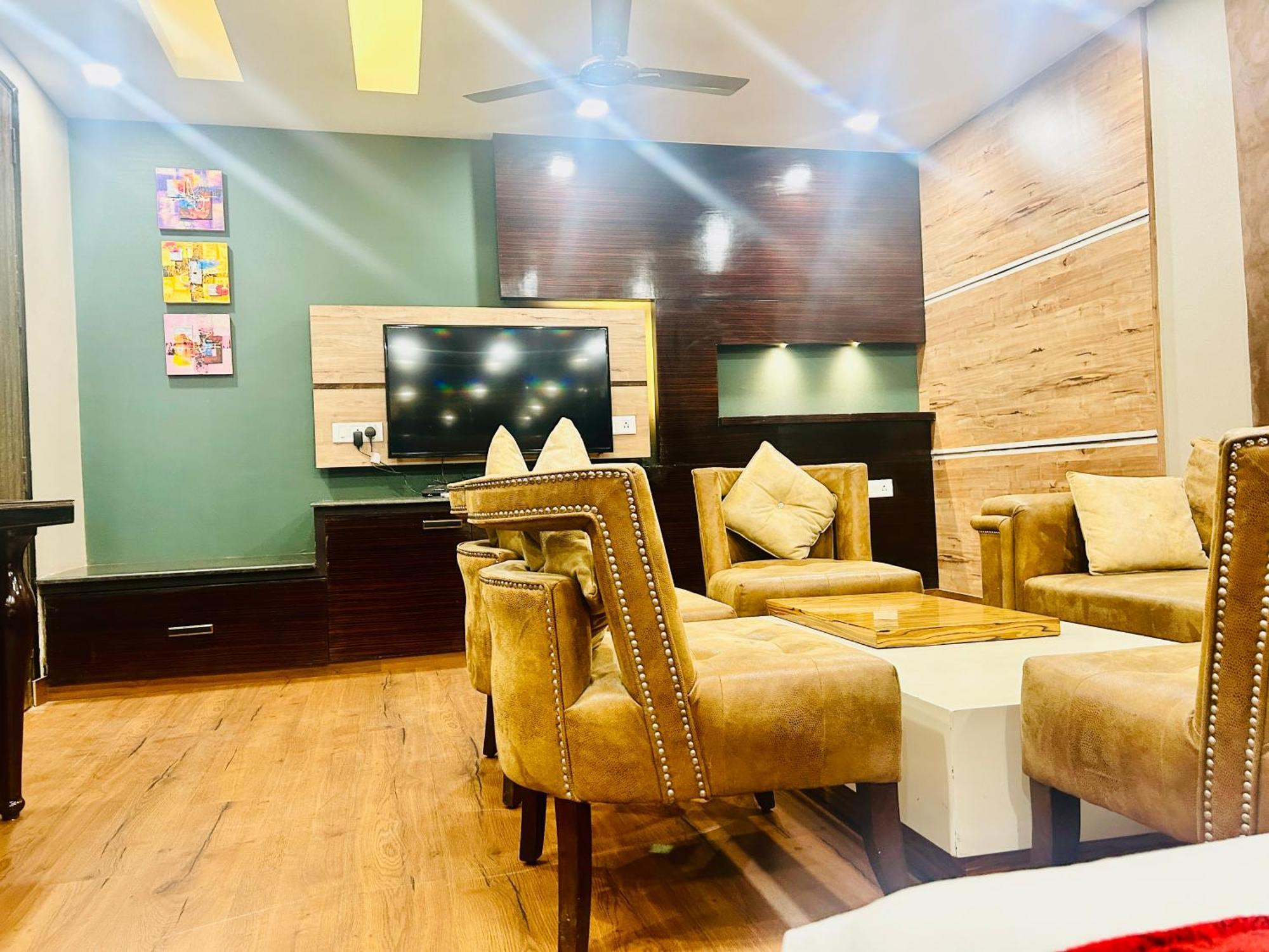 Hotel Gold Souk - Karol Bagh Delhi  Bagian luar foto