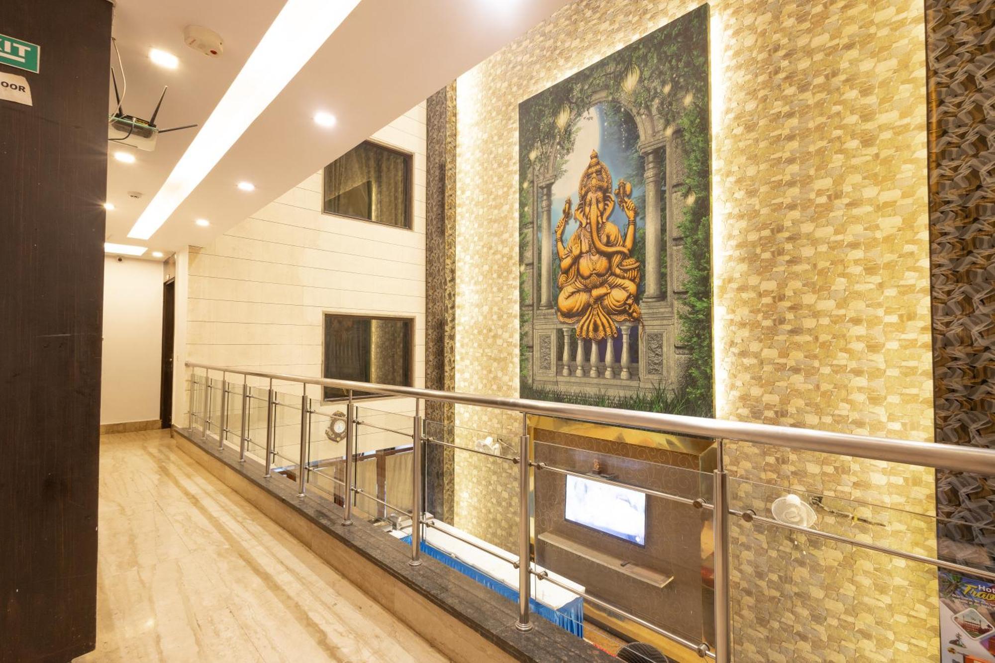 Hotel Gold Souk - Karol Bagh Delhi  Bagian luar foto