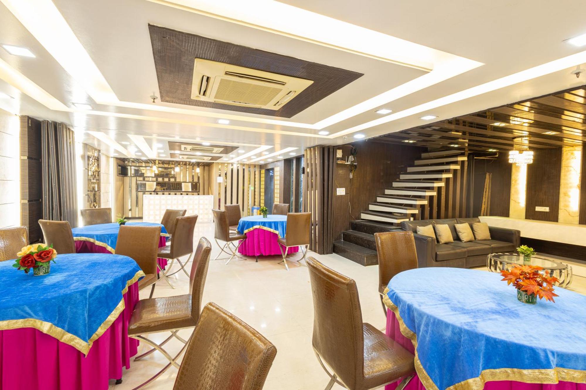 Hotel Gold Souk - Karol Bagh Delhi  Bagian luar foto