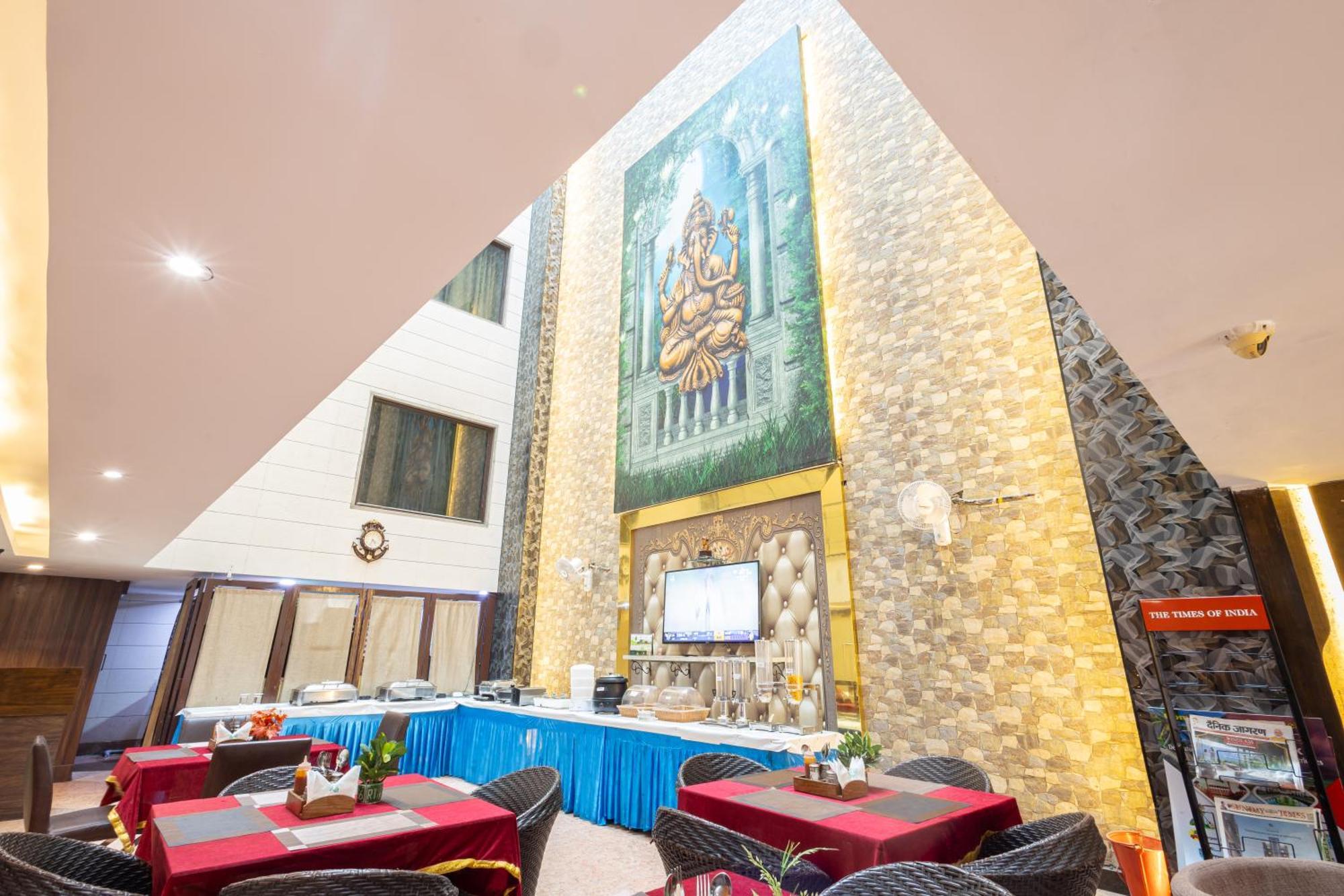 Hotel Gold Souk - Karol Bagh Delhi  Bagian luar foto