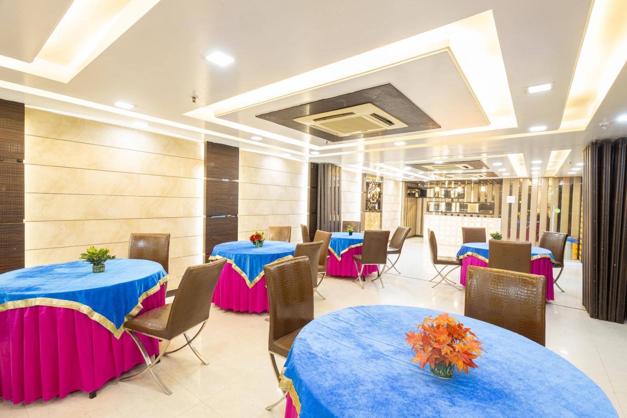 Hotel Gold Souk - Karol Bagh Delhi  Bagian luar foto