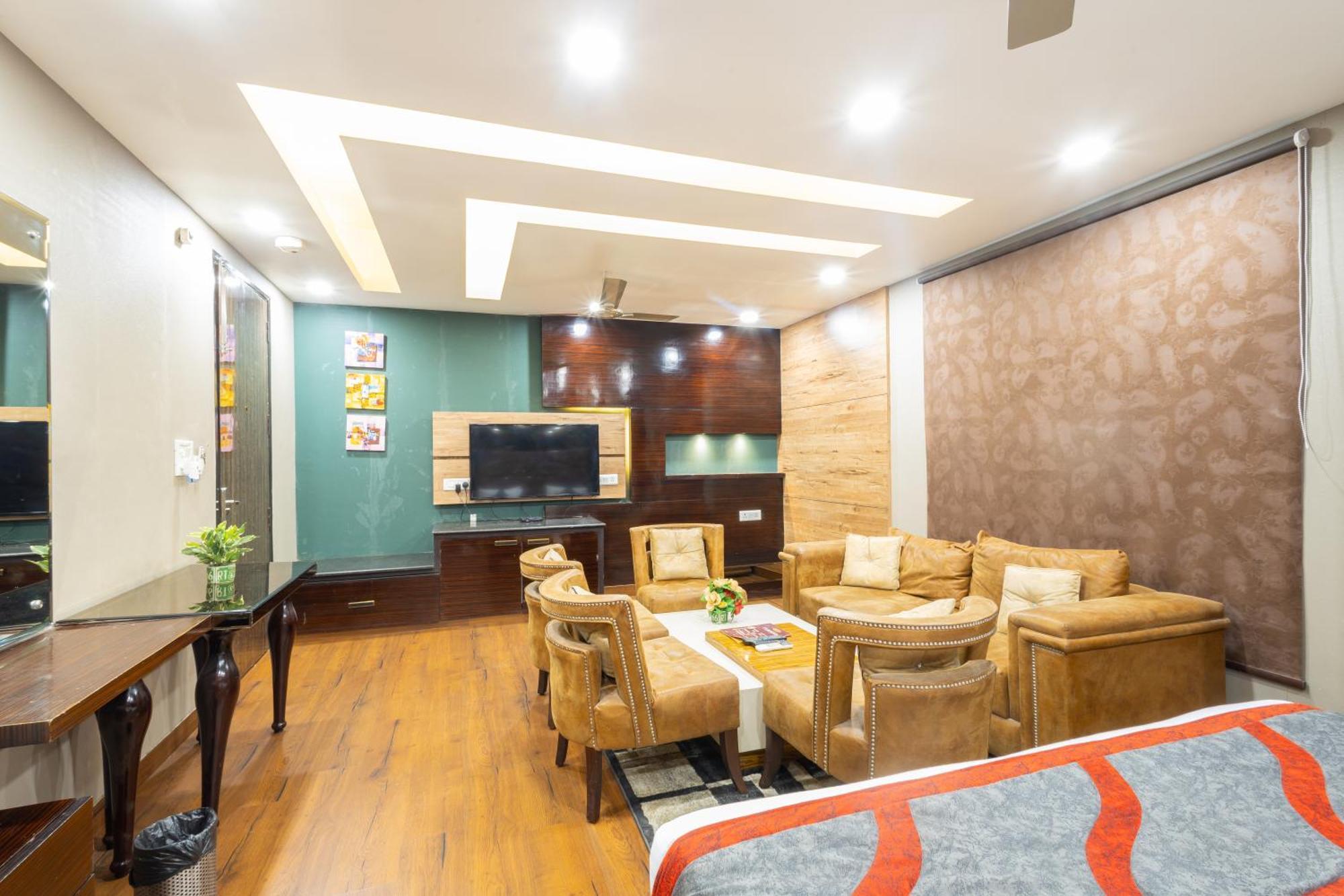 Hotel Gold Souk - Karol Bagh Delhi  Bagian luar foto