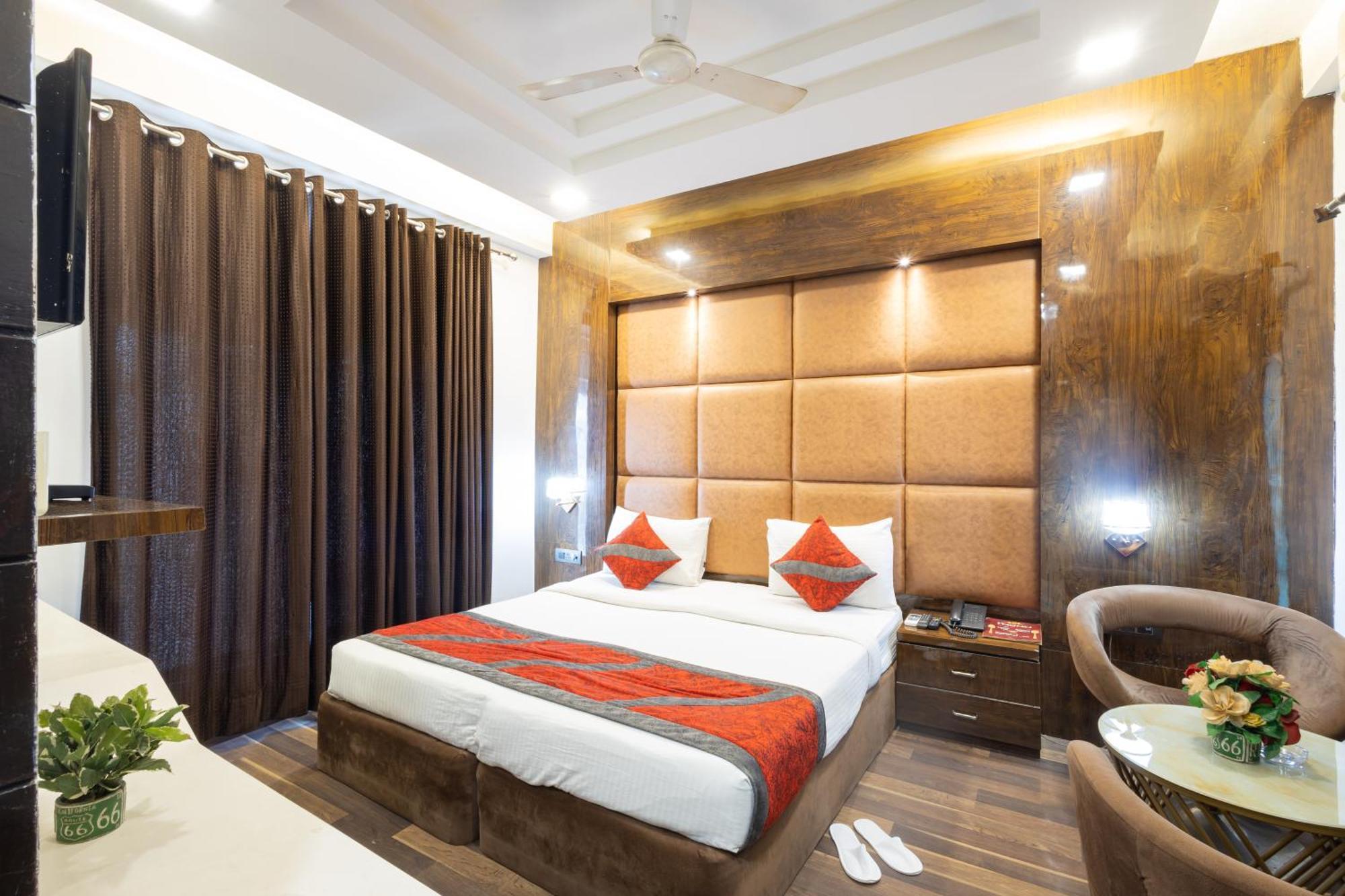 Hotel Gold Souk - Karol Bagh Delhi  Bagian luar foto