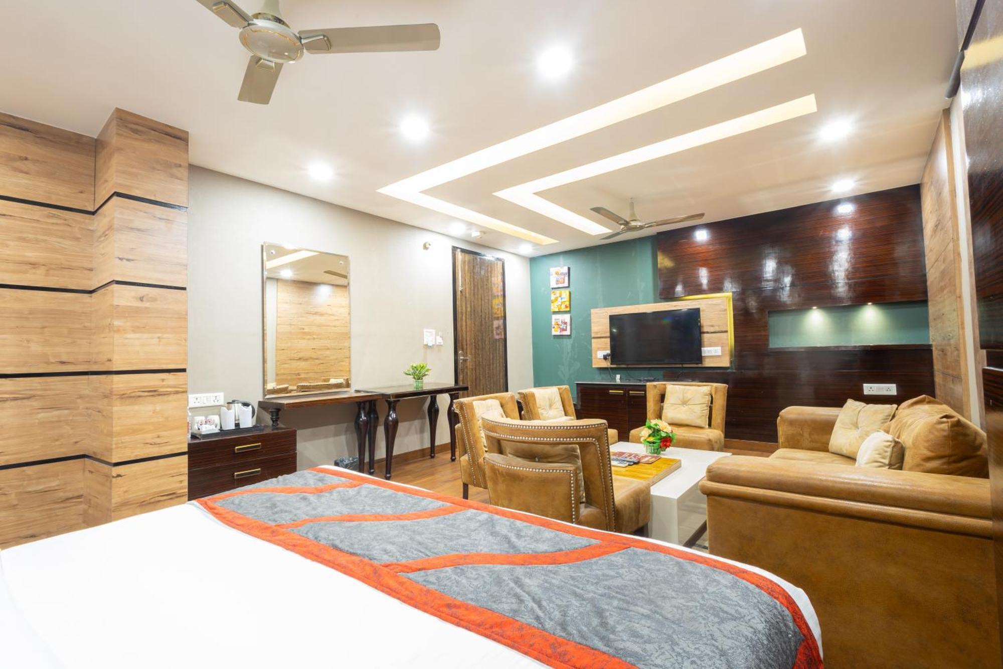 Hotel Gold Souk - Karol Bagh Delhi  Bagian luar foto