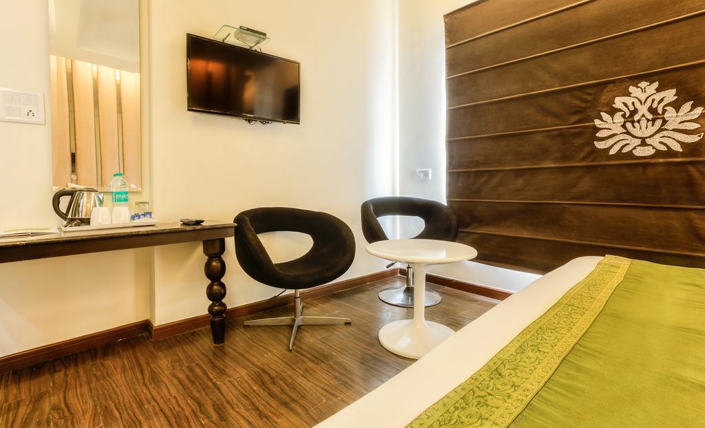 Hotel Gold Souk - Karol Bagh Delhi  Bagian luar foto
