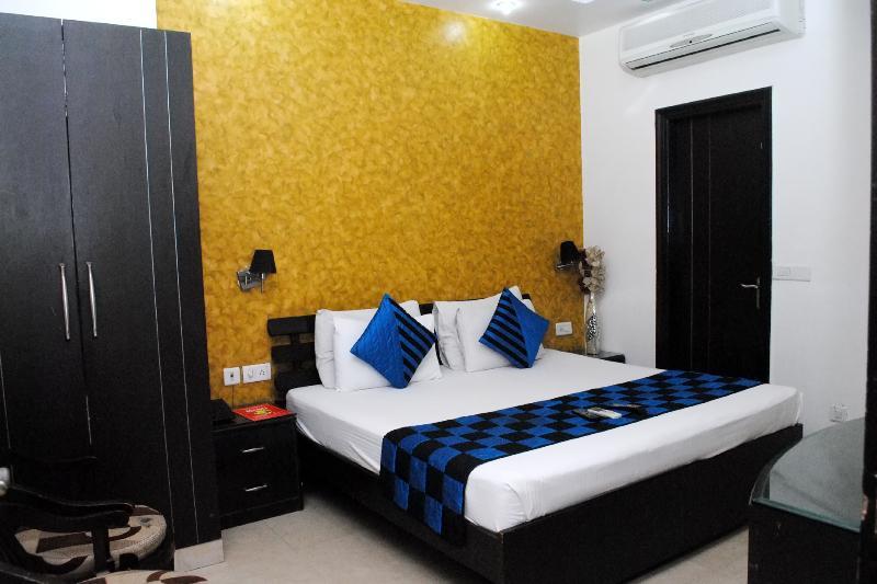 Hotel Gold Souk - Karol Bagh Delhi  Bagian luar foto