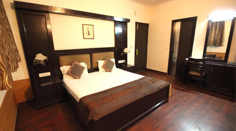 Hotel Gold Souk - Karol Bagh Delhi  Bagian luar foto