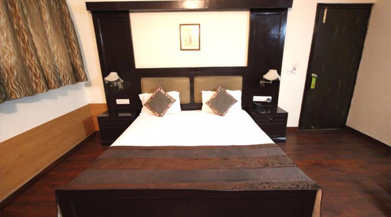 Hotel Gold Souk - Karol Bagh Delhi  Bagian luar foto